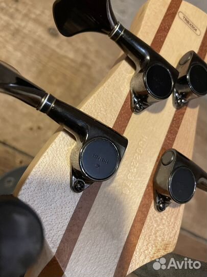 Бас гитара Yamaha trbx504