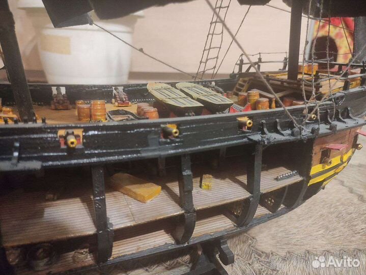 Модель корабля черная жемчужина