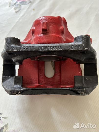 Суппорт передний девый mercedes 124