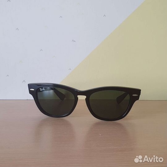 Солнцезащитные очки брендовые разные