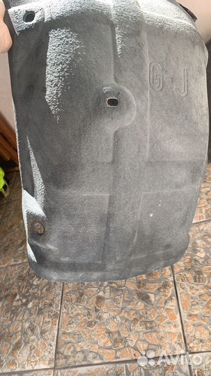 Подкрылок задний левый и правый Мазда 6 GH