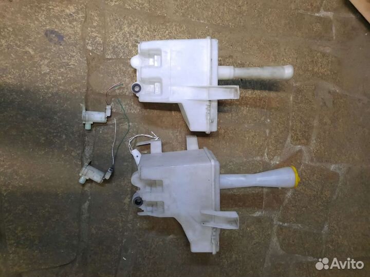 Бачок обывателя на nissan almera N16