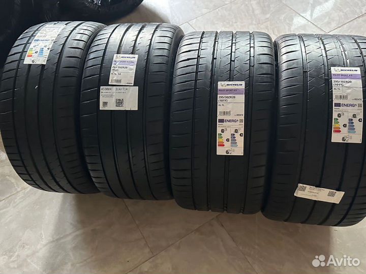 Michelin Pilot Sport 4 S 295/30 R20 и 265/35 R20