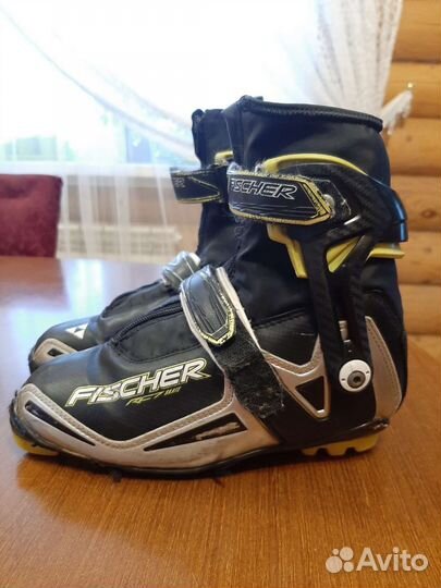 Лыжные ботинки Fisher