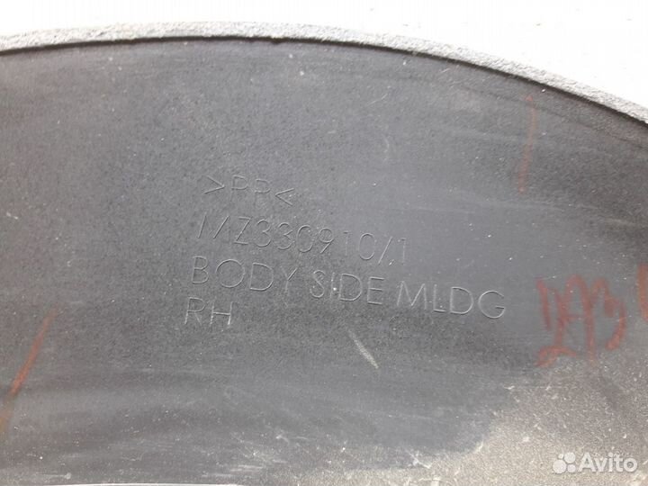 Накладка крыла задняя правая Mitsubishi Pajero