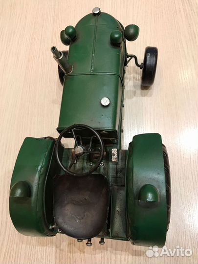 Модель трактора