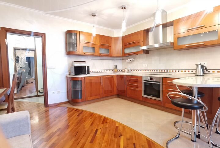 2-к. квартира, 90 м², 5/11 эт.