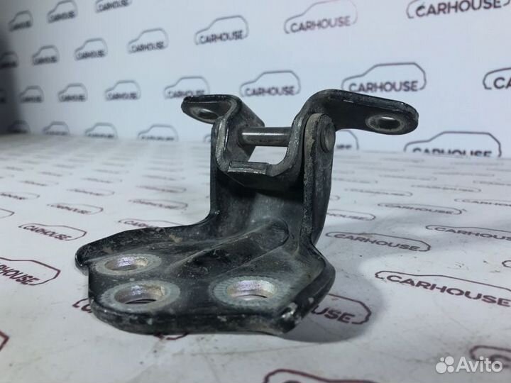 Петля двери задняя левая Ssangyong Kyron 2.0D