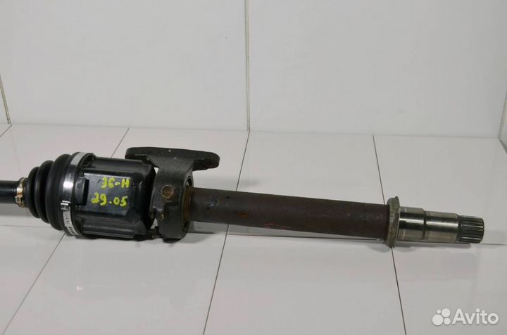 Приводной вал передний правый Toyota Sienna 3 3.5