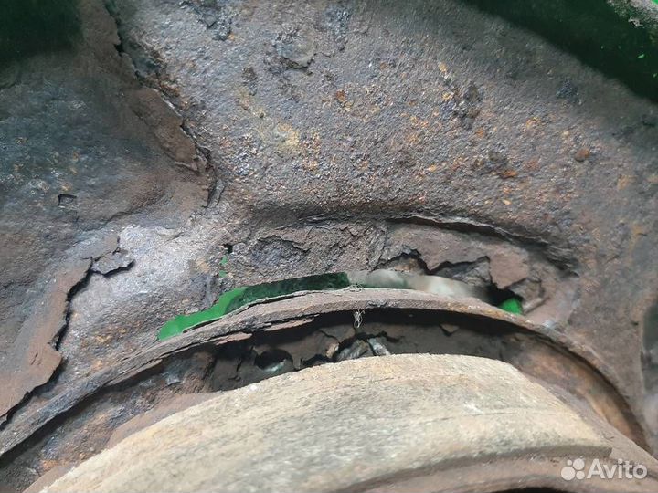 Кулак задний правый Lexus RX300 (MCU15) 2002