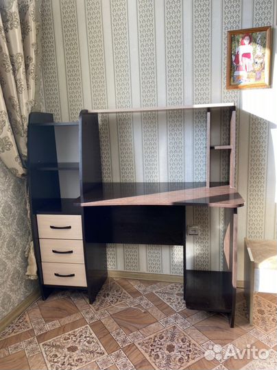 Детский письменный стол