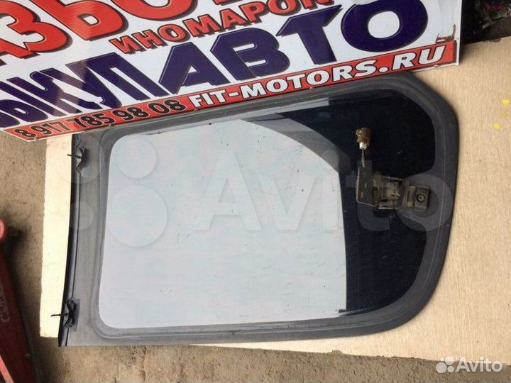 Стекло глухое левое Toyota Land Cruiser 100