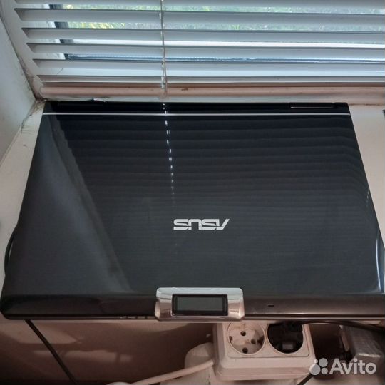 Ноутбук asus