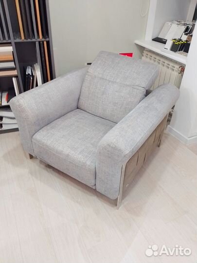 Кресло с регулируем ой спинкой