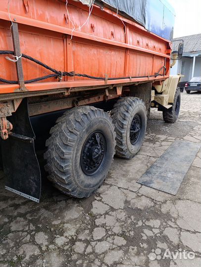 Самосвал 8 м³ Урал 5557, 1993