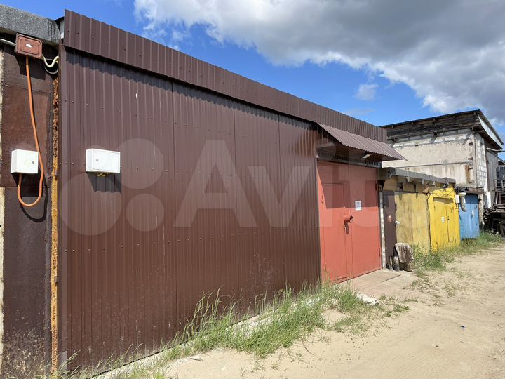 Гараж, > 30 м²