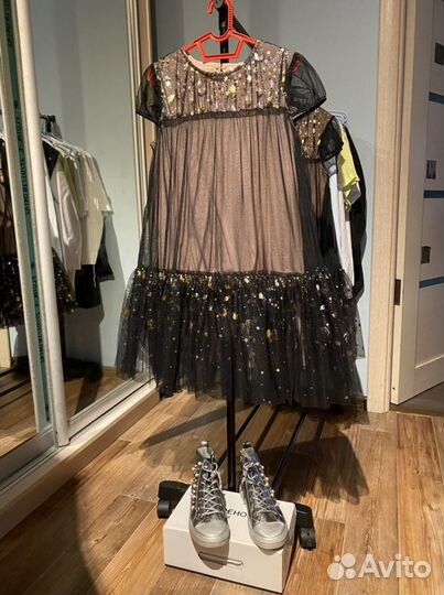 Платье для девочки и кеды