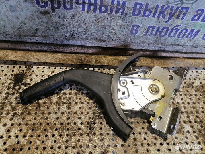 Рычаг стояночного тормоза Mitsubishi Lancer
