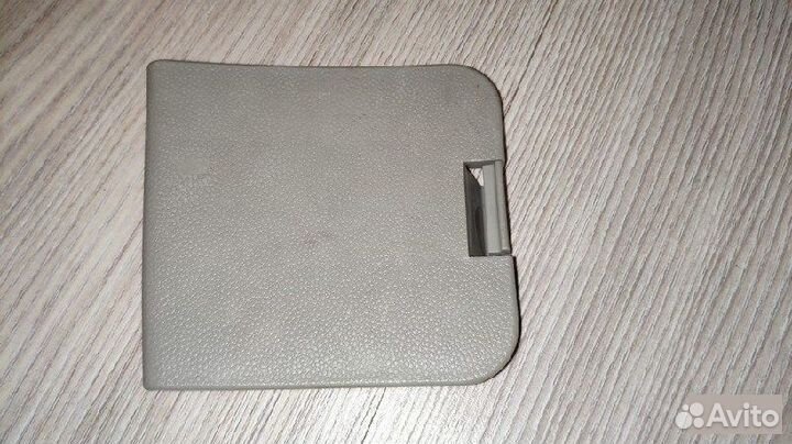 Заглушка обшивки 5-двери правая Mazda Mpv LY3P