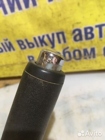 Рычаг стояночного тормоза Toyota Yaris