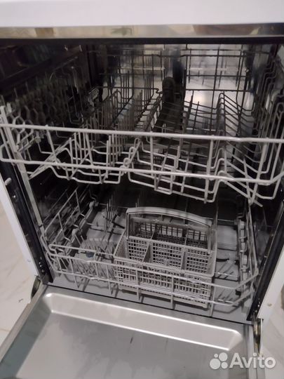 Посудомоечная машина Weissgauff DW 6016 D белый