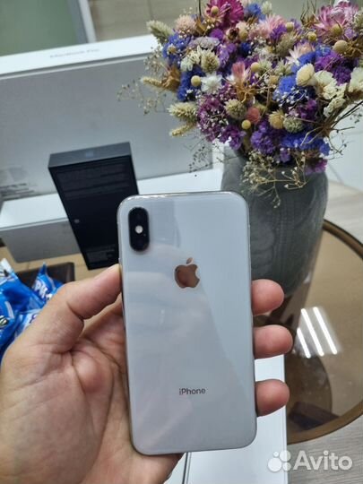 iPhone X, 64 ГБ