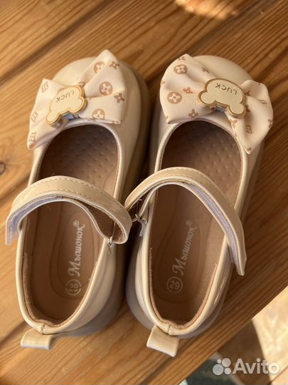 Туфли для девочки 29 размер новые