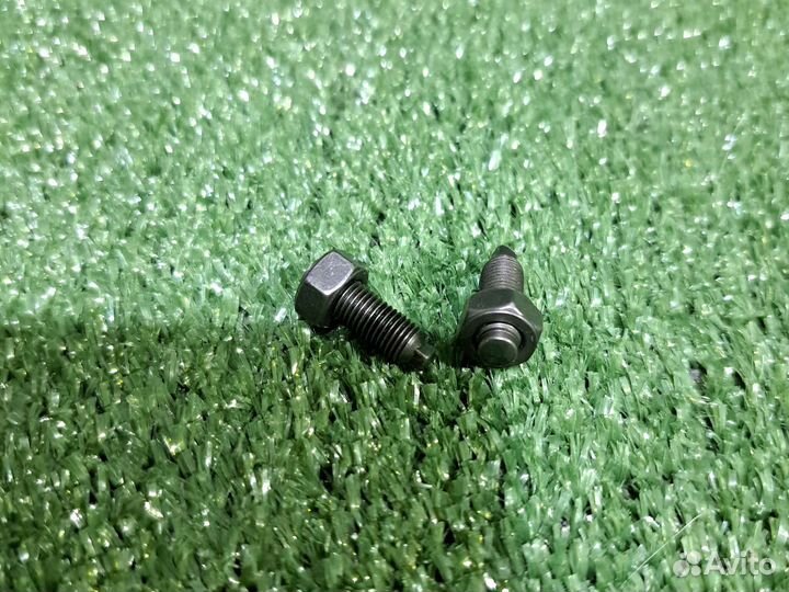 Регулировочный винт на мотоцикл