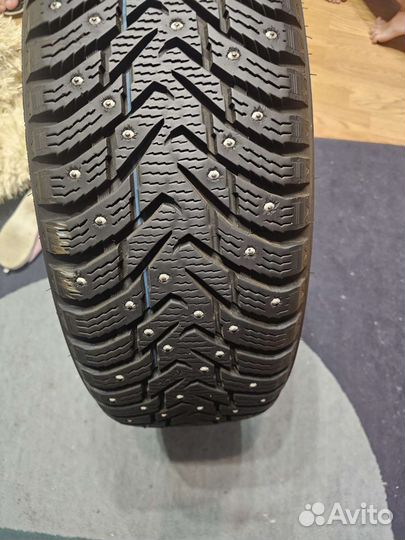 Nokian Tyres Hakkapeliitta 8 215/60 R16