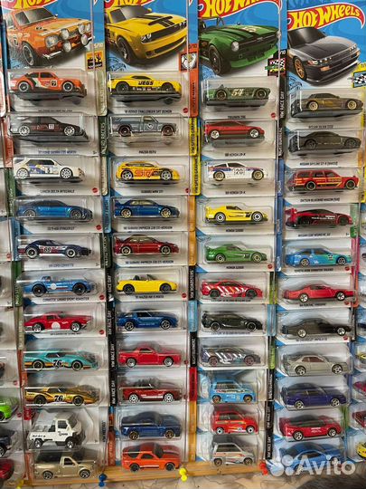 Hot Wheels 118 штук