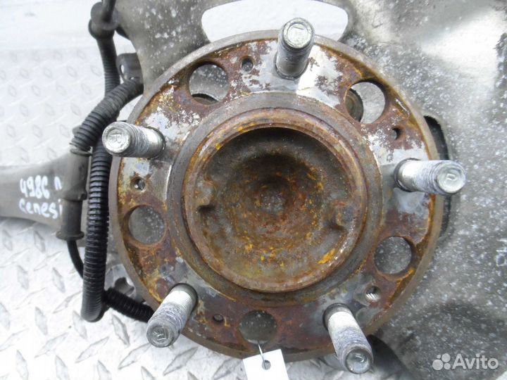 Кулак поворотный правый Hyundai Genesis 1 BH