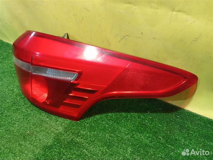 Фонарь задний наружный правый Ford Focus III 2014