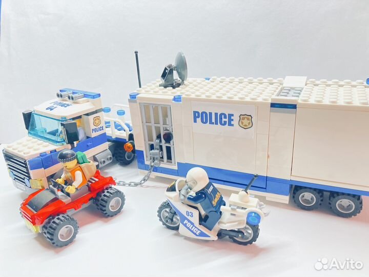 Lego city мобильный команд центр 60139