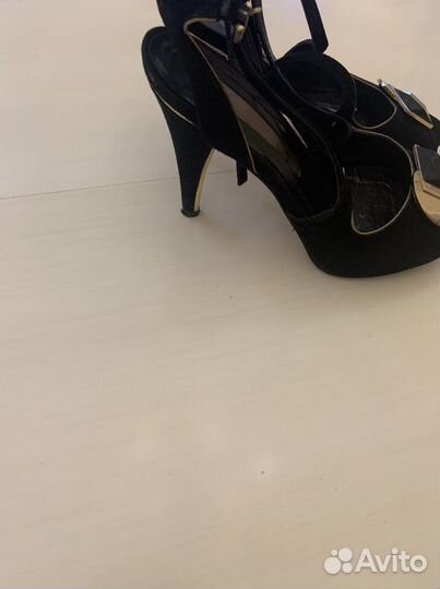 Босоножки 38