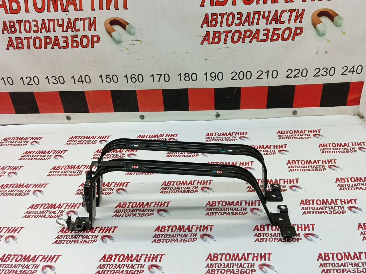 Кронштейн крепление бензобака Джили Монжаро