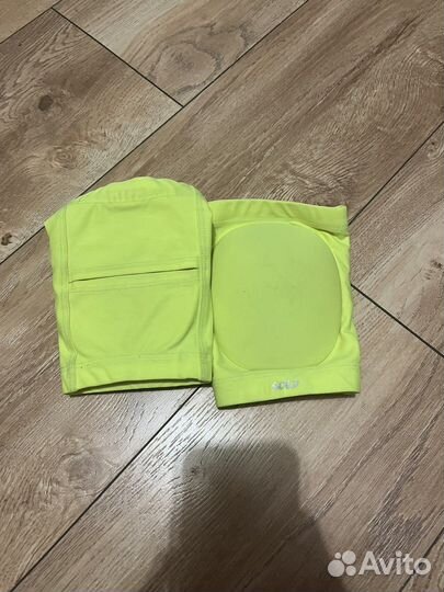 Наколенники