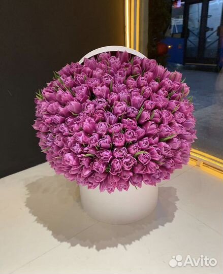 Тюльпы пионовидные в коробке с доставкой