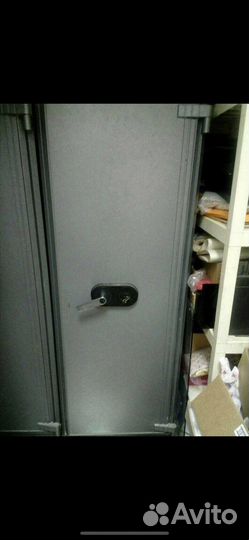 Сейф металлический