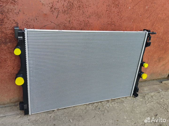 Интеркулер радиатор охлаждения Mercedes 247 118