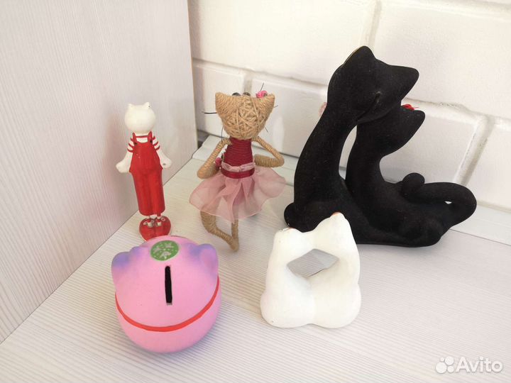 Фигурки кошек коллекционные