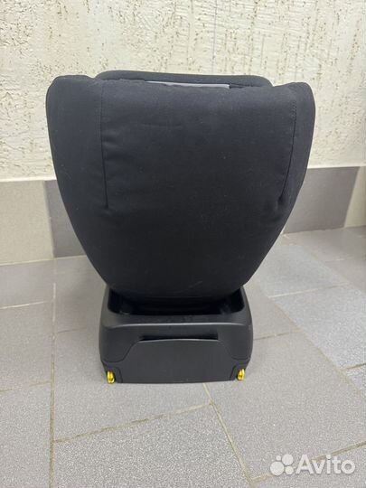 Автомобильное кресло