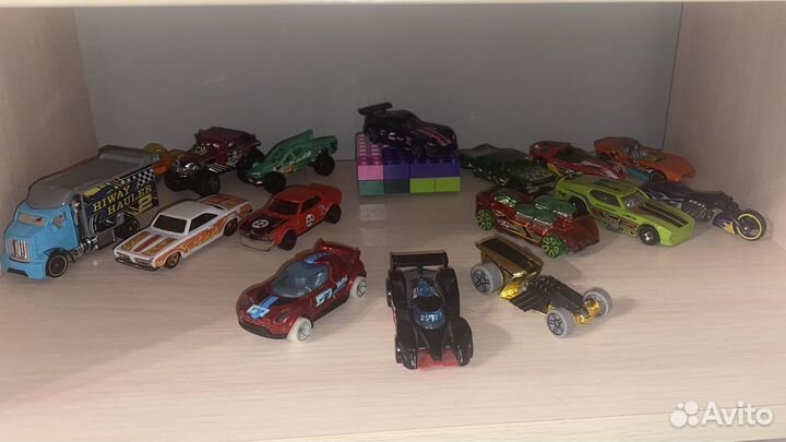Hot wheels машинки