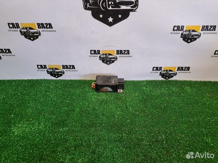 Антенна усилитель Volkswagen Golf