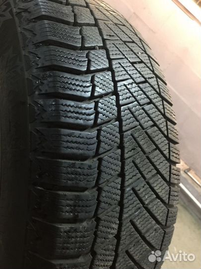 Continental ContiVikingContact 6 235/60 R18 107T