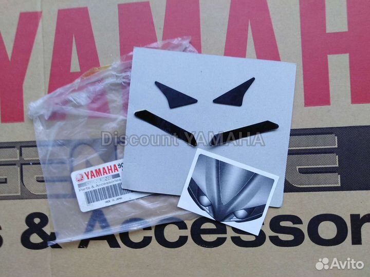 Оригинальные наклейки на фару Yamaha R1 2010