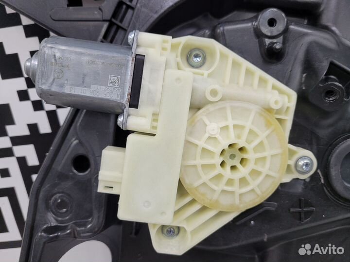 Стеклоподъёмник передний правый Mercedes W205