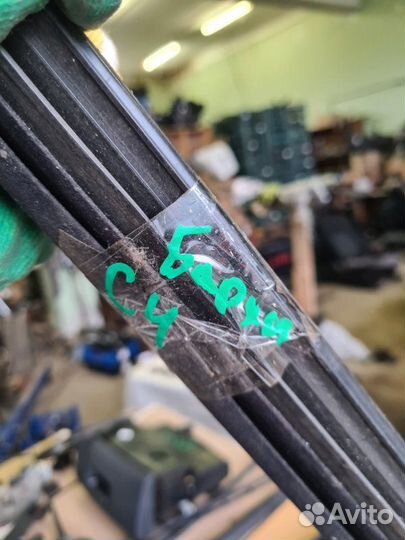 Уплотнитель стекла двери Citroen C4 2006