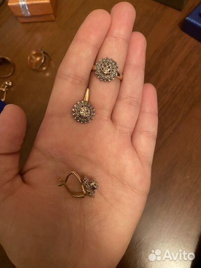 Золотой комплект с бриллиантами