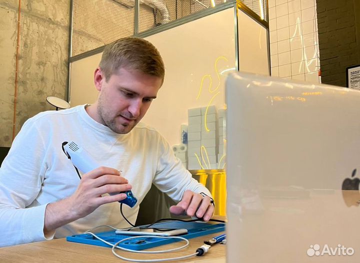 Ремонт iPhone / iPad / Macbook