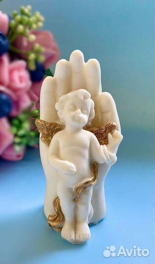 Фигурка из шоколада